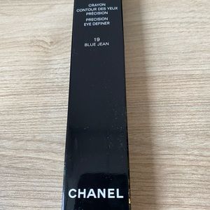 Chanel Le Craton Yeux in 19 Blue Jean